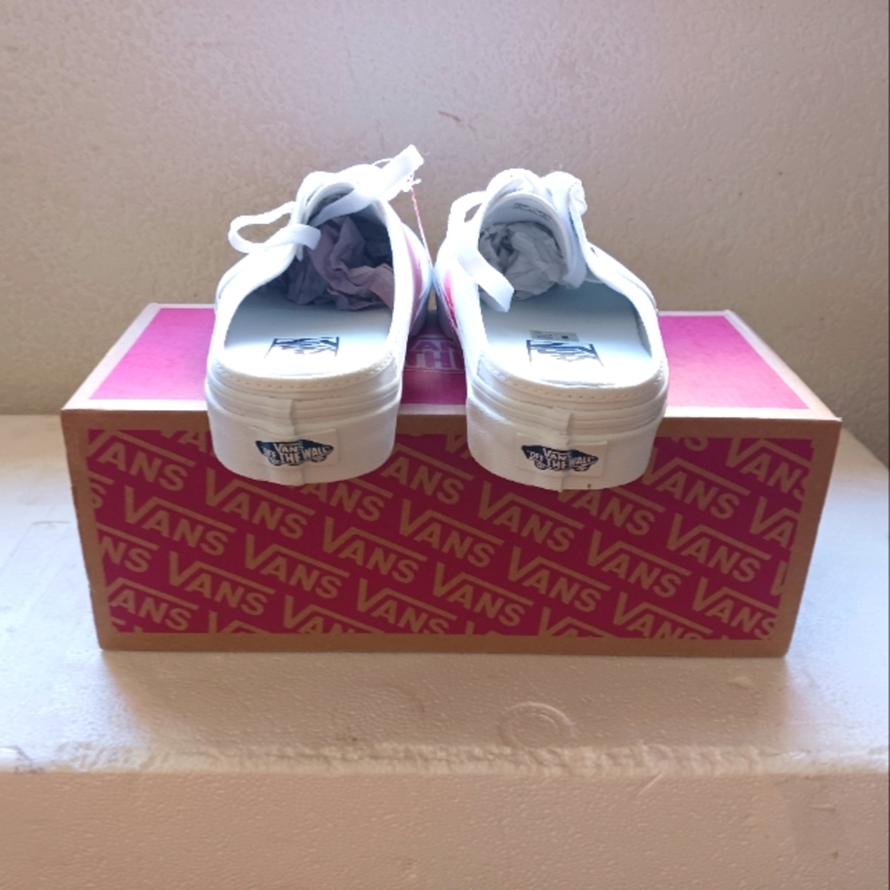Vans - Picture 3 of 4